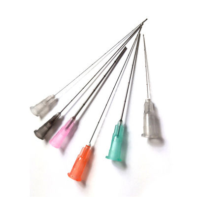 Microcannula monouso con punta contundente di ago Microcannula contundente per riempitore cutaneo ialuronico
