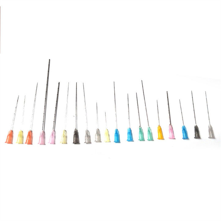 Microcannula monouso con punta contundente di ago Microcannula contundente per riempitore cutaneo ialuronico